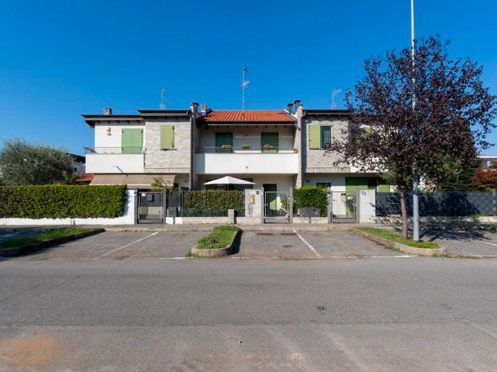 Casa quadrilocale in vendita in Via Wolfgang Amadeus Mozart, Vanzaghello