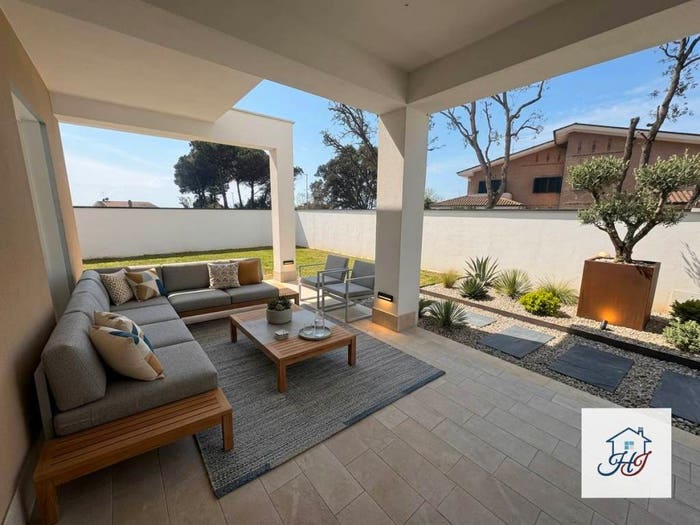 Casa quadrilocale in vendita in Villa Claudia, Anzio