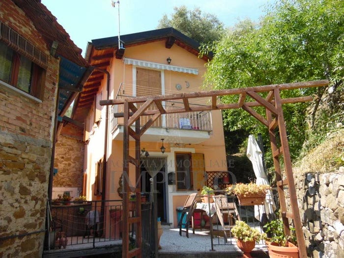 Casa trilocale in vendita in Frazione Brunetti, Camporosso