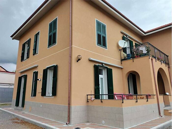 Appartamento quadrilocale in vendita in Centro, Loano