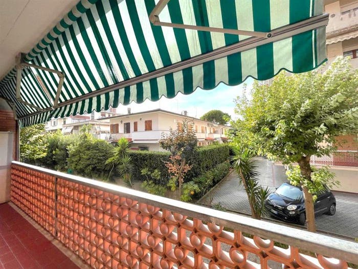 Appartamento quadrilocale in vendita in Marina di Massa Centro, Massa