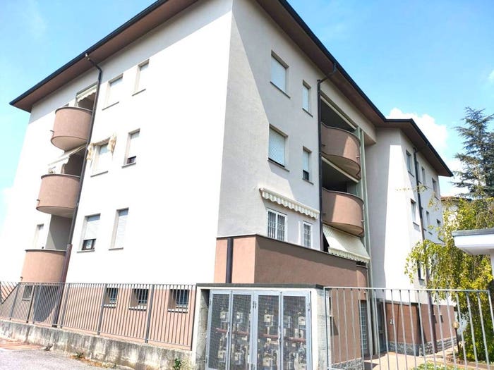 Appartamento trilocale in vendita in Via Papa Giovanni XXIII, Verderio Superiore, Verderio