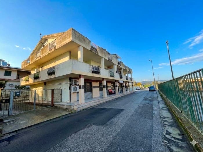 Appartamento trilocale in vendita in Via Giacomo Matteoti, Centro, Senorbì