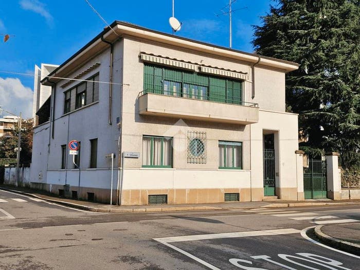 Casa trilocale in vendita in Via Federico Villoresi, Semicentro Ospedale, Gallarate