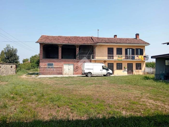 Casa con 6 locali in vendita in Via Santa Maria, Vigone
