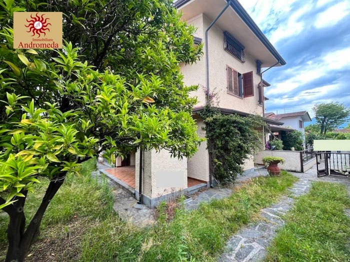 Casa con 6 locali in vendita in Via Duca d'Aosta, Centro, Forte dei Marmi