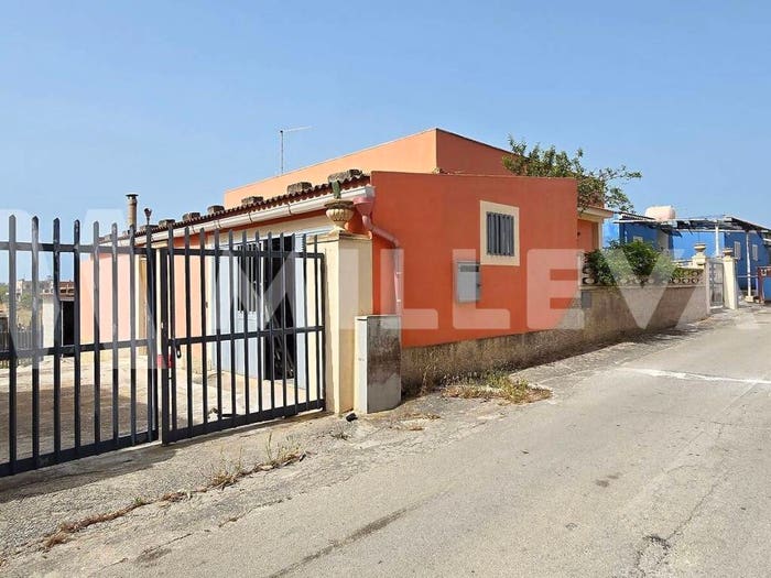 Casa quadrilocale in vendita in Via delle Viole, Santa Maria Del Focallo, Ispica