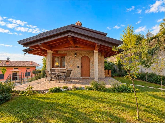 Casa quadrilocale in vendita in Via Panoramica, Centro, Serle