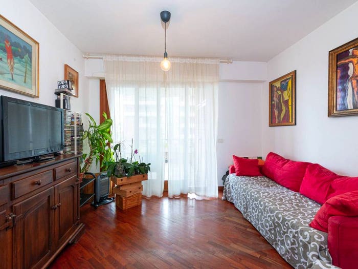 Appartamento trilocale in vendita in Via Francesco Menzio, Acilia, Roma