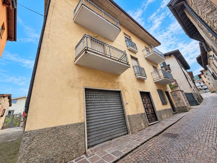 Appartamento trilocale in vendita in Via San Carlo, Entratico
