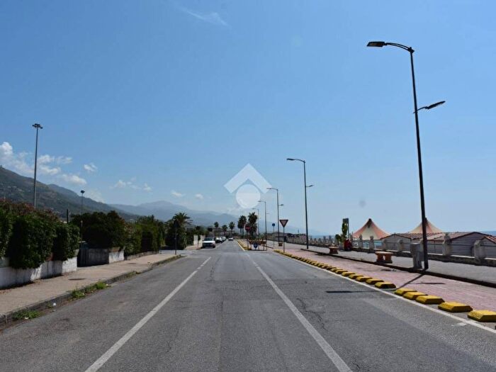 Appartamento bilocale in vendita in Via Lungomare, Centro, Paola