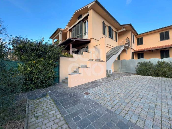 Appartamento con 6 locali in vendita in Via degli Argonauti, Centro Storico, Pistoia