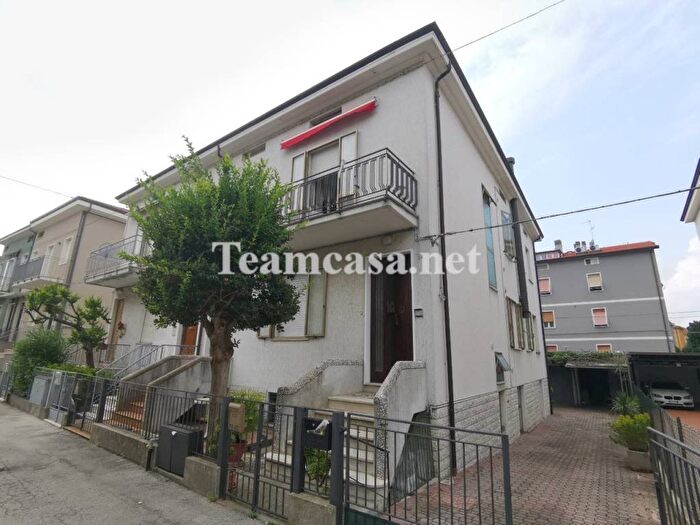 Appartamento con 5 locali in vendita in Pantano, Pesaro