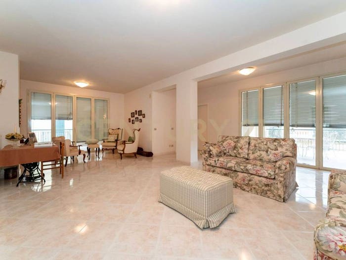 Appartamento con 5 locali in vendita in Via Archimede, Centro, Carlentini