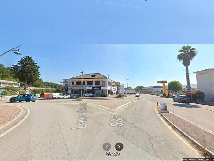 Casa con 6 locali in vendita in Via Salvo D'Acquisto, Teramo