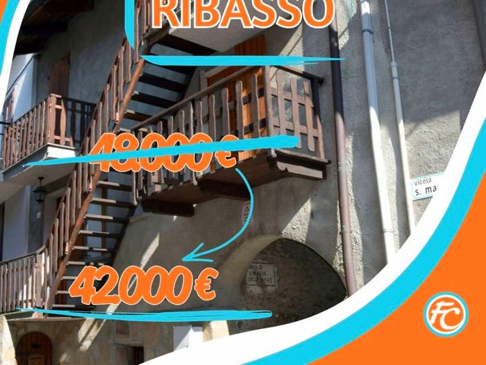 Casa con 5 locali in vendita in Via Santa Maria, Gravere