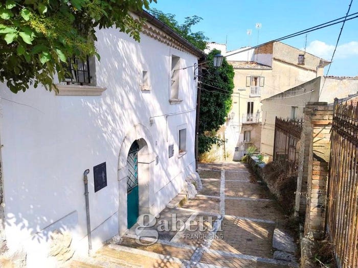 Casa con 5 locali in vendita in Vico Portafredda, Centro Storico, Campobasso