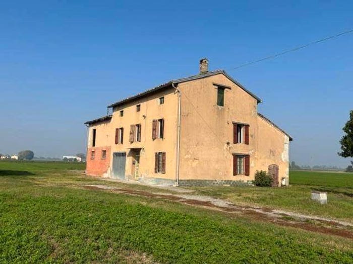 Casa con 6 locali in vendita in Carzeto, Soragna