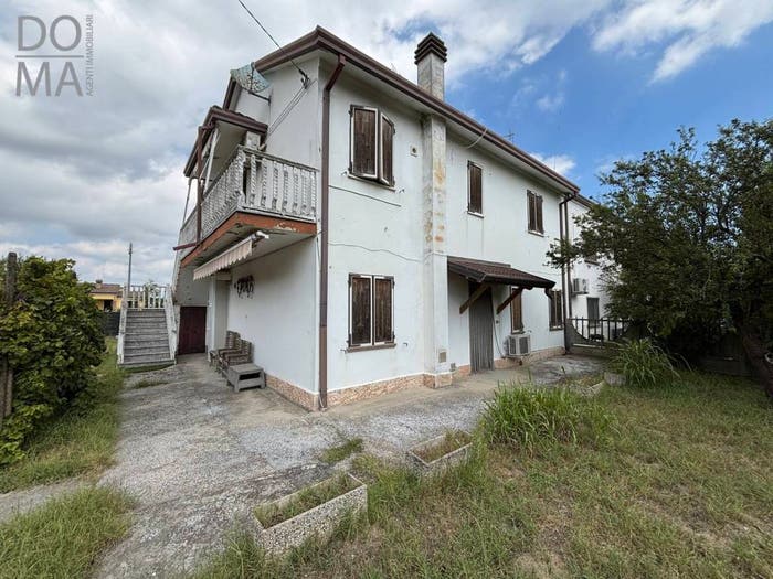 Casa con 6 locali in vendita in via romea, Piano, Ariano nel Polesine