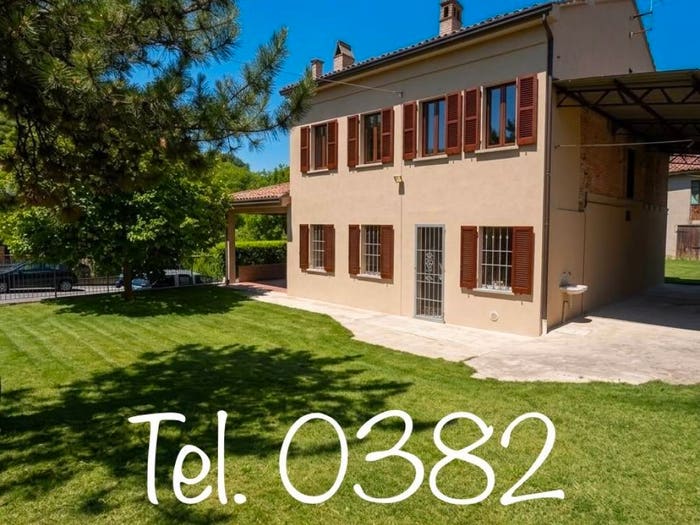 Casa con 6 locali in vendita in Via Emilia, Centro, Casteggio