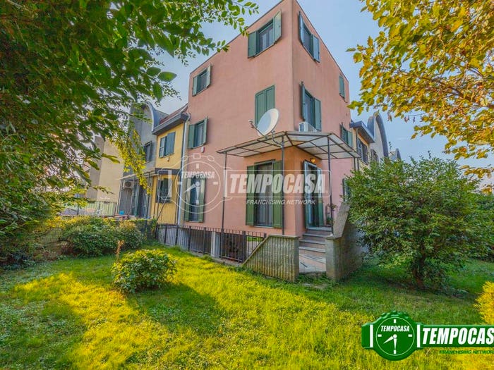 Casa quadrilocale in vendita in Via Giuseppe Mazzini, Torre Del Mangano, Certosa di Pavia