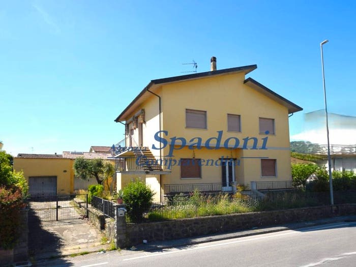 Casa con 6 locali in vendita in Via Ugo Foscolo, Borgo A Buggiano, Buggiano