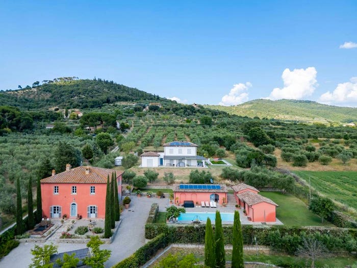 Casa con 6 locali in vendita in Riccio, Cortona