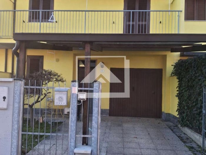 Casa quadrilocale in vendita in Via Cristoforo Colombo, Centro, Vistarino