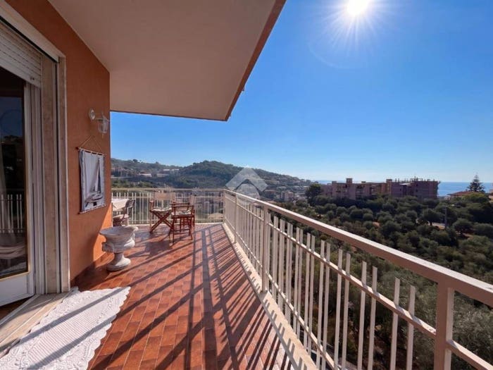 Appartamento quadrilocale in vendita in Via provinciale, Pantai, Costarainera