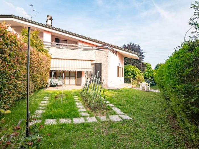 Casa quadrilocale in vendita in Santa Corinna, Noviglio