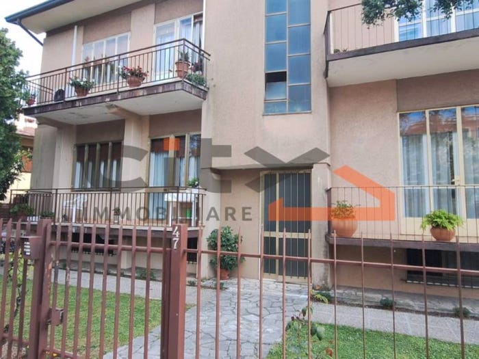 Appartamento trilocale in vendita in Via Milano, Centro, Bassano del Grappa