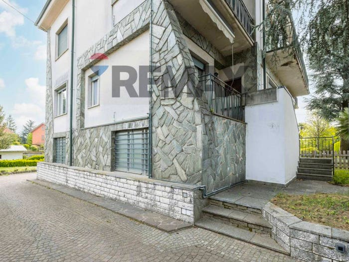 Casa con 6 locali in vendita in Via Roma, Centro, Casatenovo
