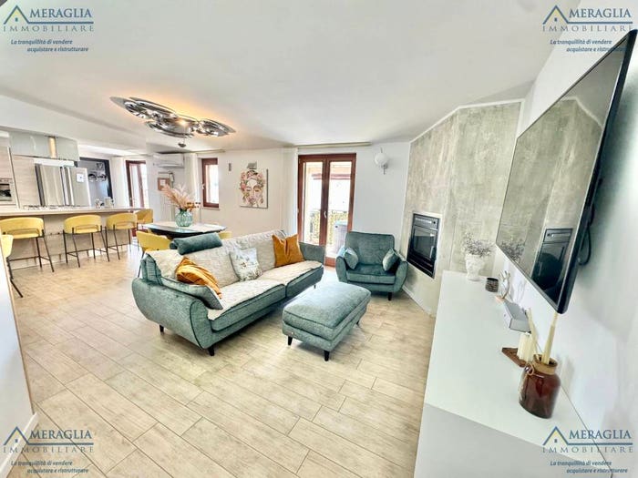 Appartamento trilocale in vendita in Via Umberto I, Parete
