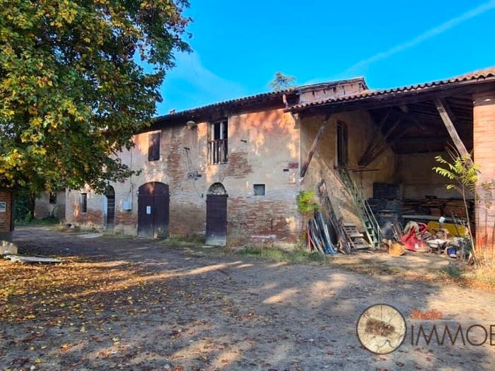 Casa con 6 locali in vendita in Via Valsellustra, Dozza