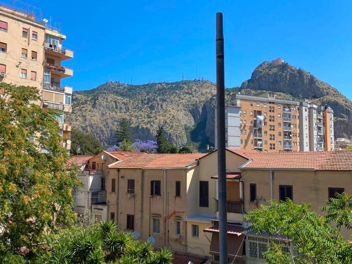 Appartamento con 5 locali in vendita in Via Ciullo d'Alcamo, Fiera, Palermo