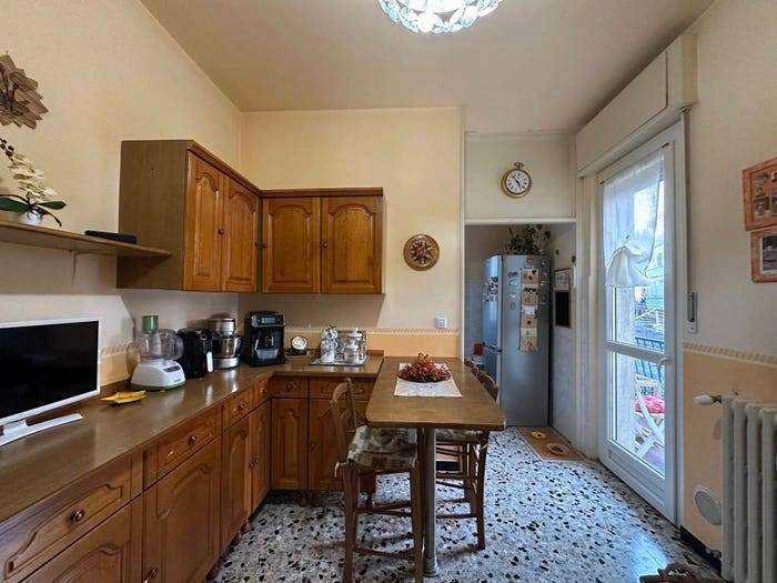 Appartamento trilocale in vendita in Via Buenos Aires, Canelli