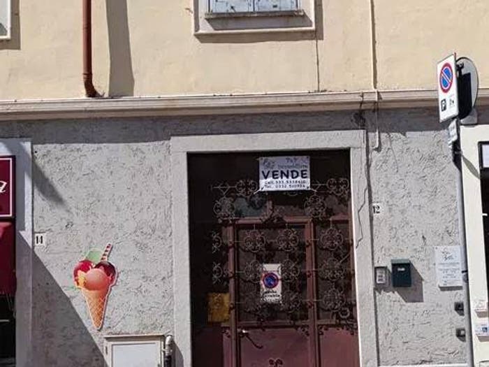 Casa con 6 locali in vendita in Via Cesare Battisti, Centro, Luino