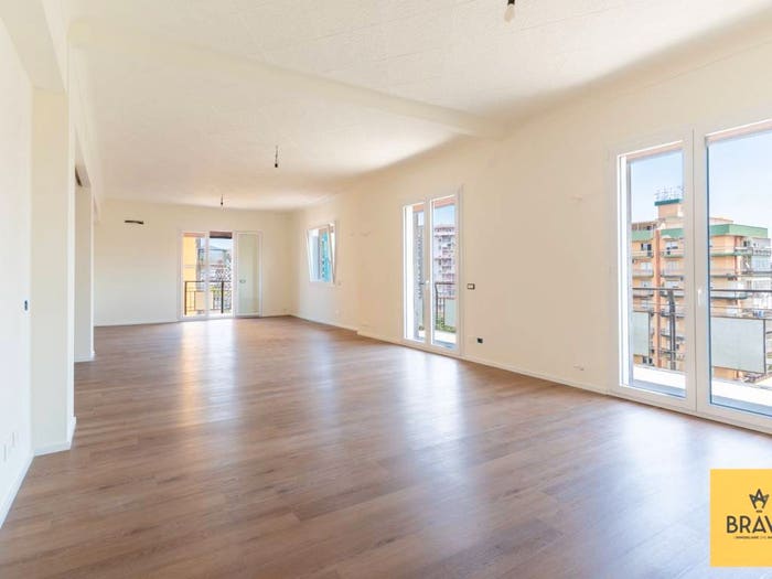Appartamento con 5 locali in vendita in Viale della Regione Siciliana Nord Ovest, Uditore Leonardo Da Vinci Alta, Palermo