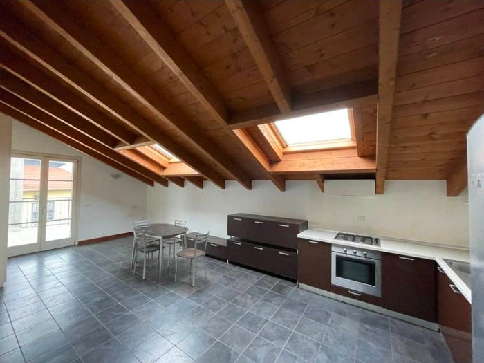 Appartamento trilocale in vendita in Via Fratelli Rosselli, Pero