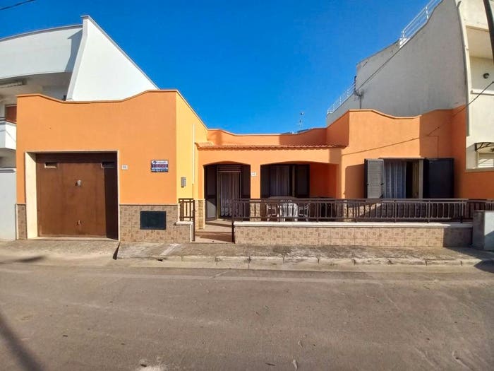 Casa trilocale in vendita in Via Einaudi, Torre San Giovanni, Ugento