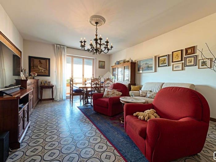 Appartamento quadrilocale in vendita in Via Benedetto Croce, Centro, Massa