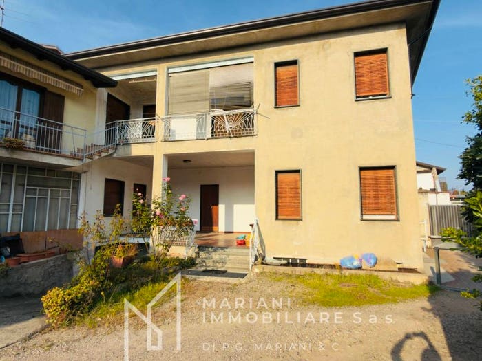 Casa quadrilocale in vendita in Via San Pietro, Borsano, Busto Arsizio