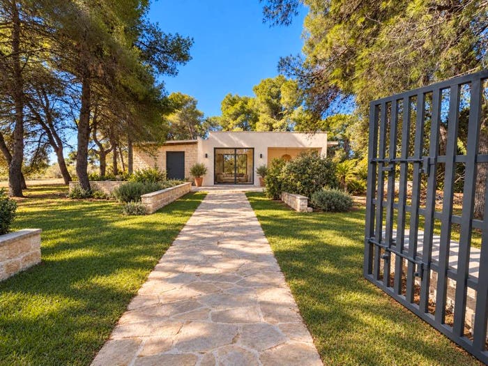 Casa con 6 locali in vendita in Via Sant'Isidoro, Copertino