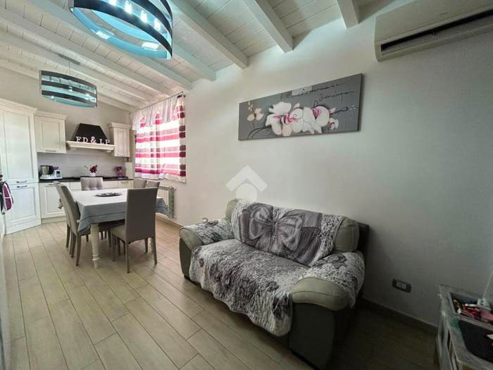 Appartamento trilocale in vendita in Via Agnetta, Villagrazia, Palermo