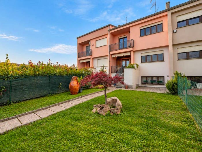 Casa quadrilocale in vendita in Strada Battibue, Baganzola Aeroporto, Parma