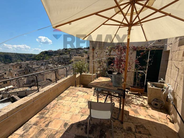 Appartamento con 6 locali in vendita in CALATA RIDOLA, Centro, Matera