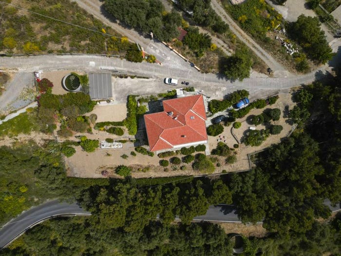 Casa con 6 locali in vendita in Via Provinciale, Costarainera