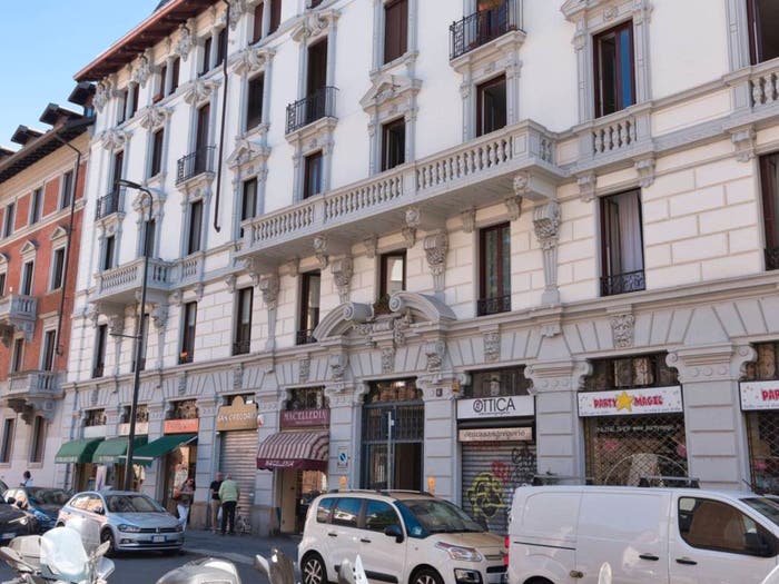 Appartamento trilocale in vendita in Via San Gregorio, Buenos Aires, Milano