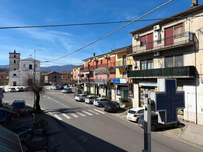 Appartamento con 6 locali in vendita in Via G Verdi, Taverna, Montalto Uffugo