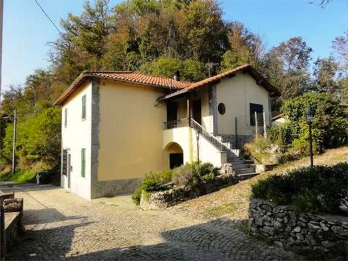 Casa con 6 locali in vendita in Piana Crixia